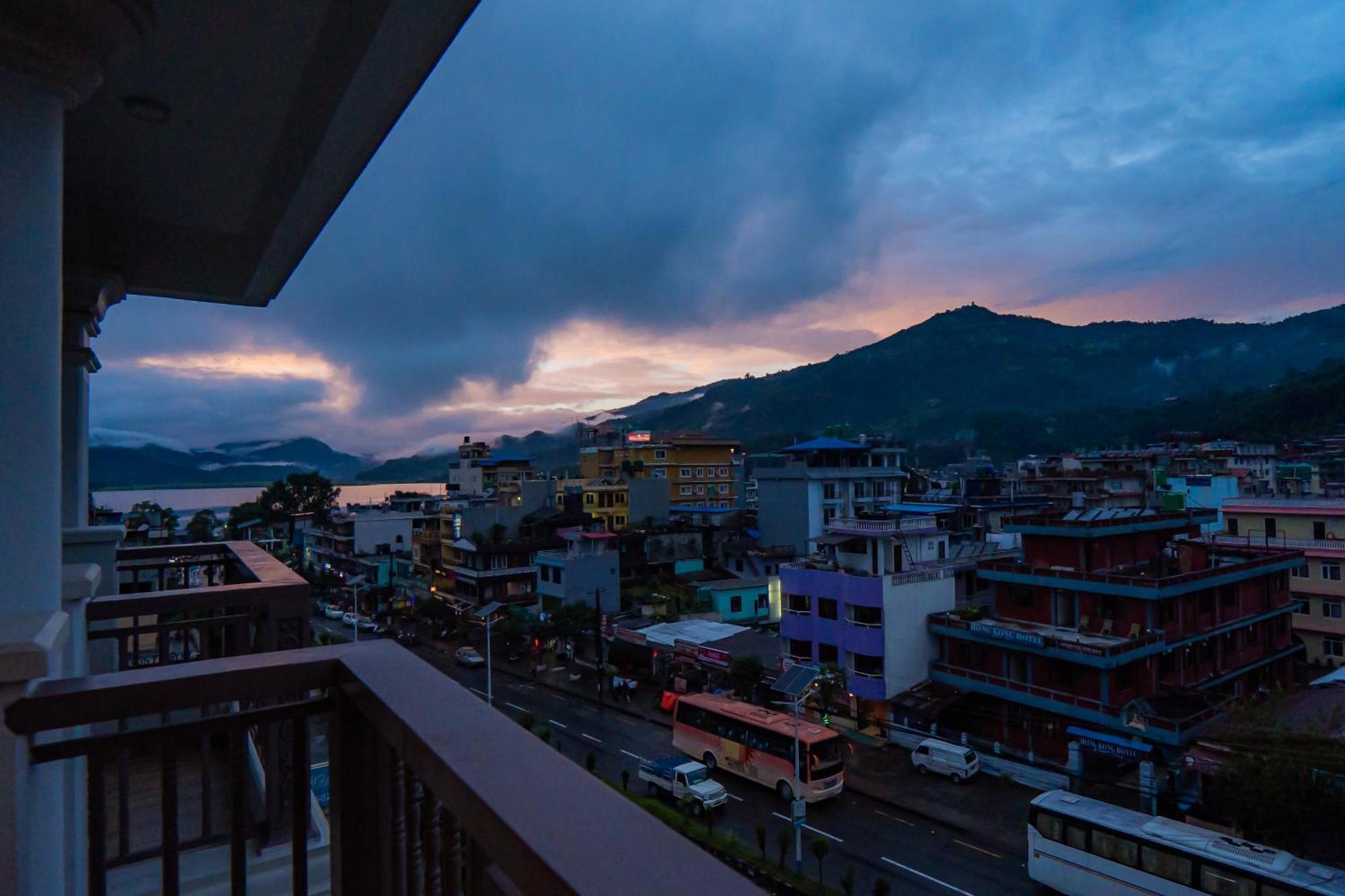 Hotel Fewa Trip Pokhara Extérieur photo